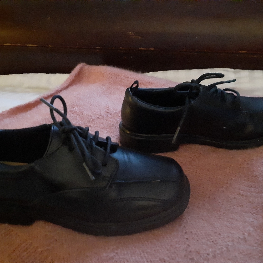 Little boys black dress shoes brand George size 12